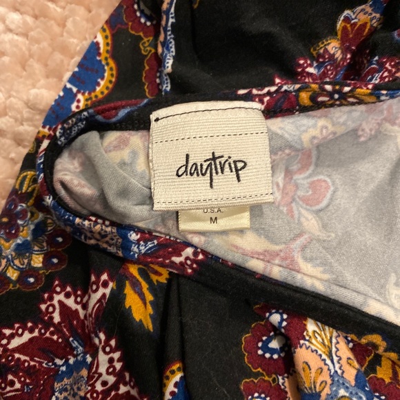 Daytrip Tshirt - Picture 2 of 3